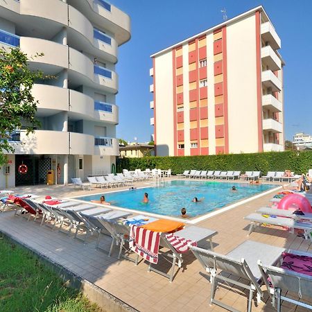 Apartment In Bibione Spiaggia Near The Beach Exterior foto